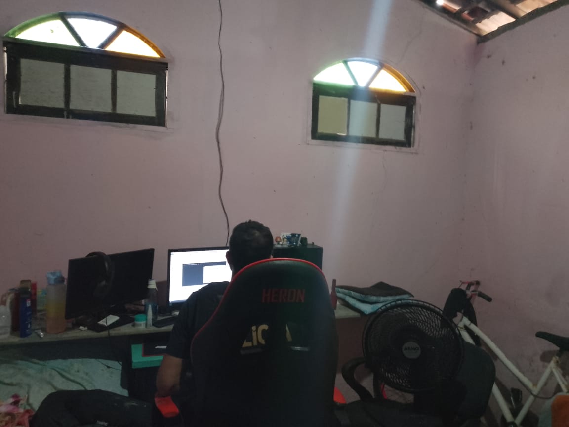 Agentes cumpriram mandado em investigação contra pornografia infantil