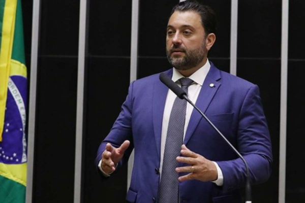 Parlamentar sinalizou que não deve haver alteração na taxa de 20% para compras internacionais/Crédito: Agência Câmara