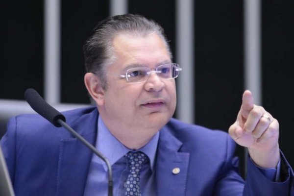 Autor do projeto, subscrito por vários deputados da oposição, Sóstenes classificou de ''falácia'' o teor do voto da ministra aposentada Rosa Weber/Crédito: Zeca Ribeiro/Câmara dos Deputados Autor do projeto, subscrito por vários deputados da oposição, Sóstenes classificou de ''falácia'' o teor do voto da ministra aposentada Rosa Weber/Crédito: Zeca Ribeiro/Câmara dos Deputados
