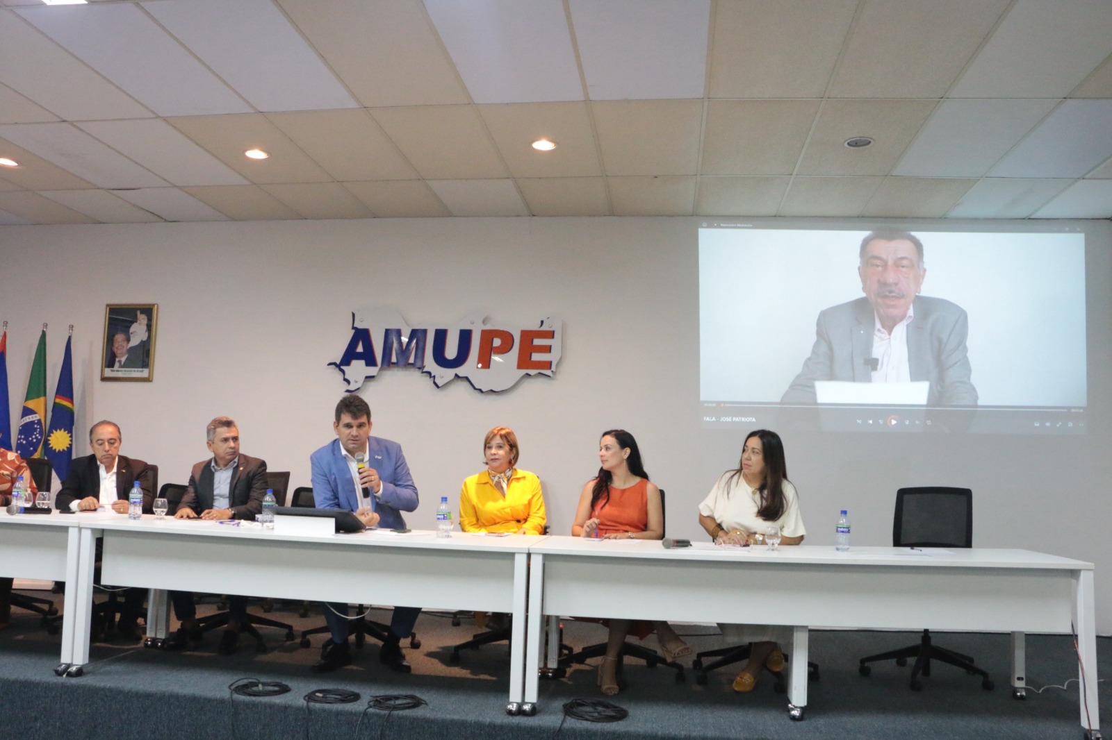 O deputado estadual José Patriota participou da cerimônia via vídeo/Divulgação/Amupe