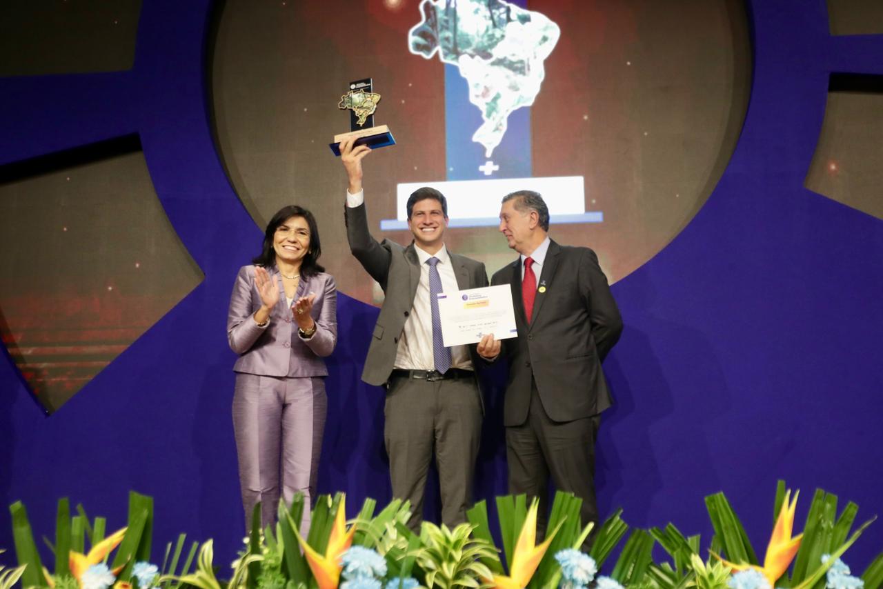 A cerimônia de premiação da 12ª edição ocorreu em Brasília, com a presença do prefeito do Recife, João Campos (Foto: Divulgação/PCR) A cerimônia de premiação da 12ª edição ocorreu em Brasília, com a presença do prefeito do Recife, João Campos/Foto: Divulgação/PCR