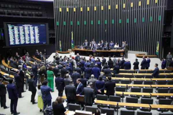 A votação só foi pautada depois de um acordo entre o presidente da Câmara, deputado Arthur Lira (PP-AL), defensor da medida com os líderes partidários/Crédito: Mário Agra/Câmara dos Deputados A votação só foi pautada depois de um acordo entre o presidente da Câmara, deputado Arthur Lira (PP-AL), defensor da medida com os líderes partidários/Crédito: Mário Agra/Câmara dos Deputados