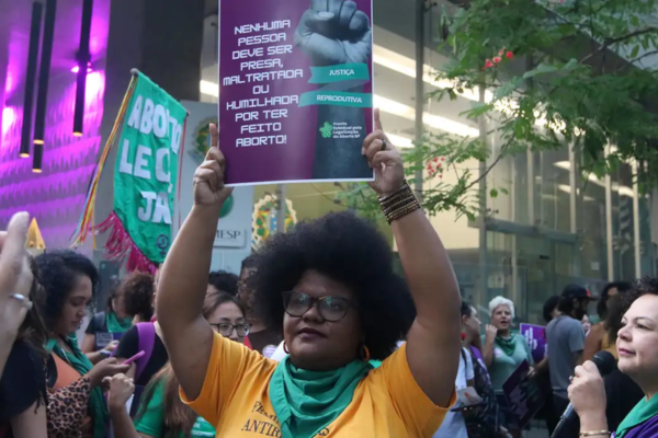Ato em defesa dos serviços de aborto legal em frente ao Conselho Regional de Medicina do Estado de São Paulo - Cremesp/Crédito: Rovena Rosa/Agência Brasil Ato em defesa dos serviços de aborto legal em frente ao Conselho Regional de Medicina do Estado de São Paulo - Cremesp/Crédito: Rovena Rosa/Agência Brasil