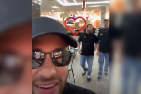 Neymar foi renovar sua CNH em São Vicente, cidade que compõe a baixada santista/Crédito: Reprodução Neymar foi renovar sua CNH em São Vicente, cidade que compõe a baixada santista/Crédito: Reprodução