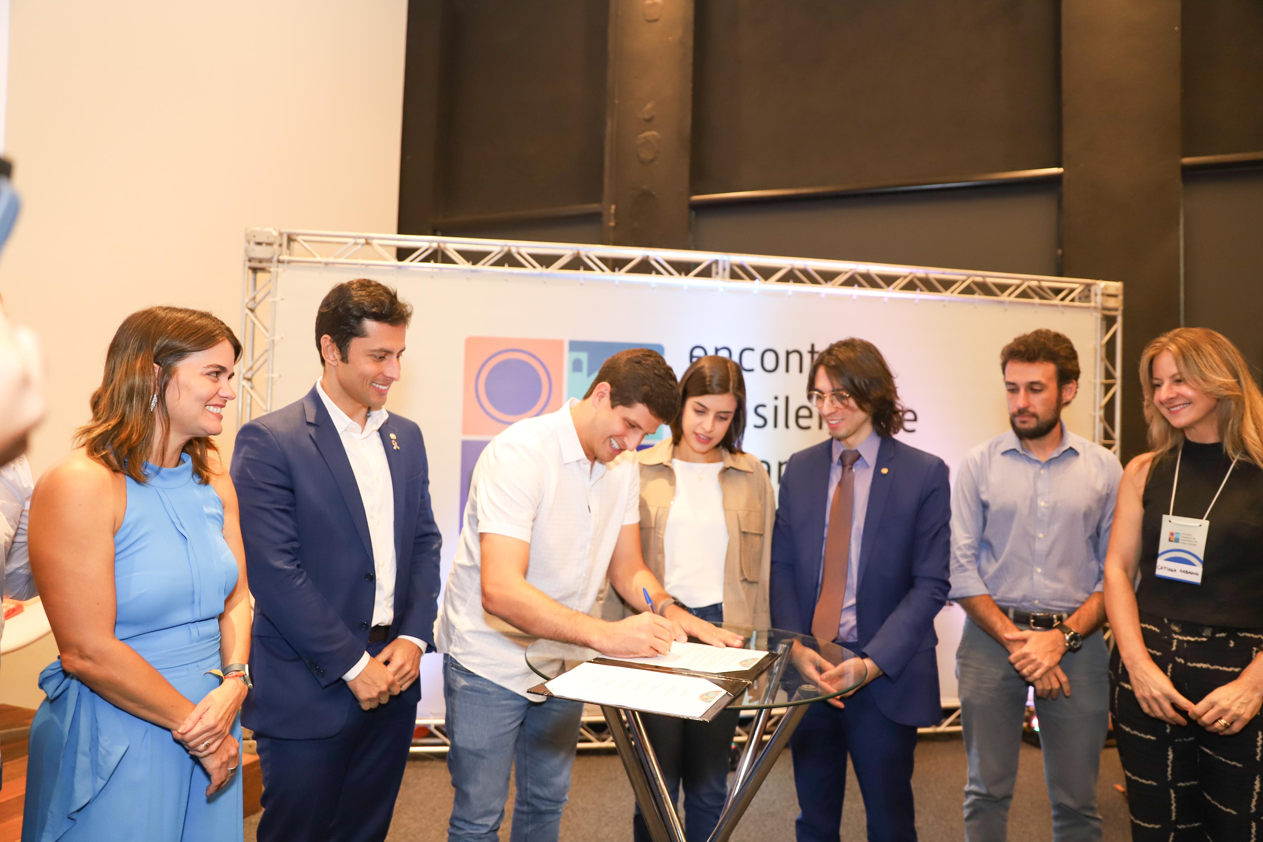 Foi feita a formalização de um acordo de cooperação para a criação da Rede Brasileira de Urbanismo em Áreas Centrais/Foto: Izabele Brito / Recentro Foi feita a formalização de um acordo de cooperação para a criação da Rede Brasileira de Urbanismo em Áreas Centrais/Foto: Izabele Brito / Recentro