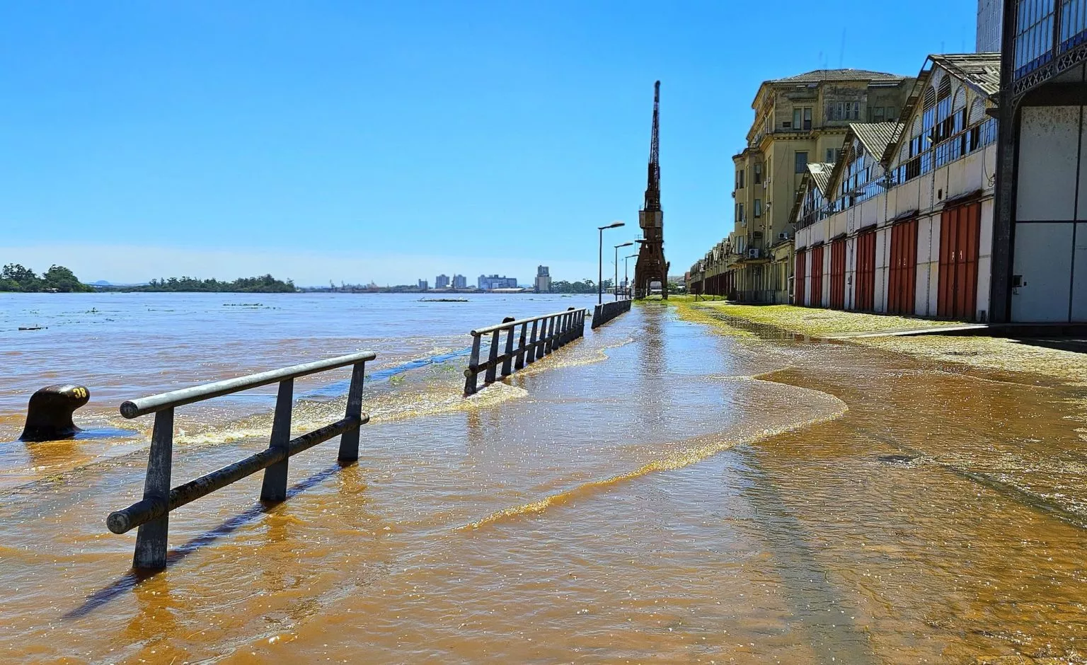 Segundo boletim da UFRGS, o nível do Guaíba deve subir e voltar a normalidade ainda nesta semana/foto: Reprodução/Fernando Oliveira Segundo boletim da UFRGS, o nível do Guaíba deve subir e voltar a normalidade ainda nesta semana/foto: Reprodução/Fernando Oliveira