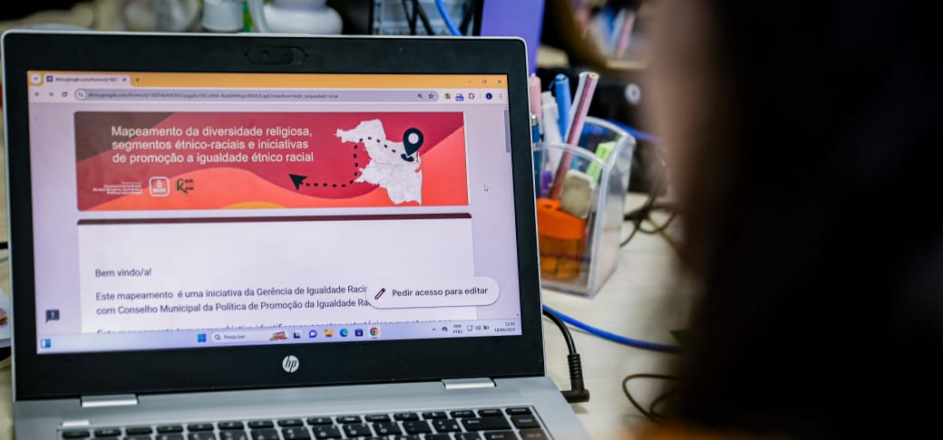 Para realizar o mapeamento, foi desenvolvido um formulário detalhado a ser preenchido por representantes da sociedade civil/Foto: Edson Holanda/Prefeitura do Recife. Para realizar o mapeamento, foi desenvolvido um formulário detalhado a ser preenchido por representantes da sociedade civil/Foto: Edson Holanda/Prefeitura do Recife.