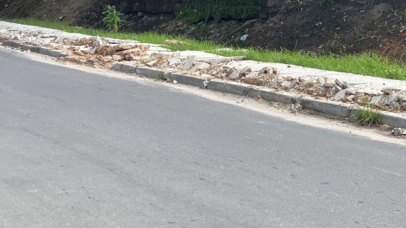 Calçada foi destruída em poucos dias/Foto: Prefeitura de Paulista Calçada foi destruída em poucos dias/Foto: Prefeitura de Paulista
