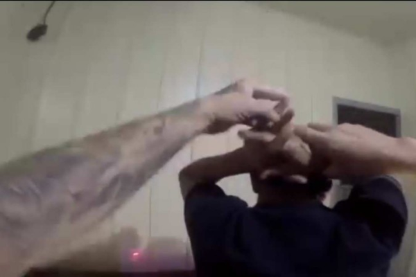 Homem é preso suspeito de agredir companheira em Paranavaí, PR/Crédito: Reprodução Instagram @gm.pvai Homem é preso suspeito de agredir companheira em Paranavaí, PR/Crédito: Reprodução Instagram @gm.pvai