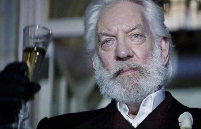 /Donald Sutherland como o tirânico Presidente Snow na fraquia 'Jogos vorazes'. Divulgação