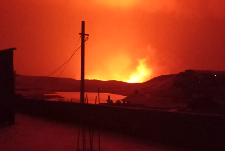 Incêndio que atingiu duas áreas entre as províncias de Diyarbakir e Mardin, na Turquia/Foto: DHA (DEMIROREN NEWS AGENCY) / AFP