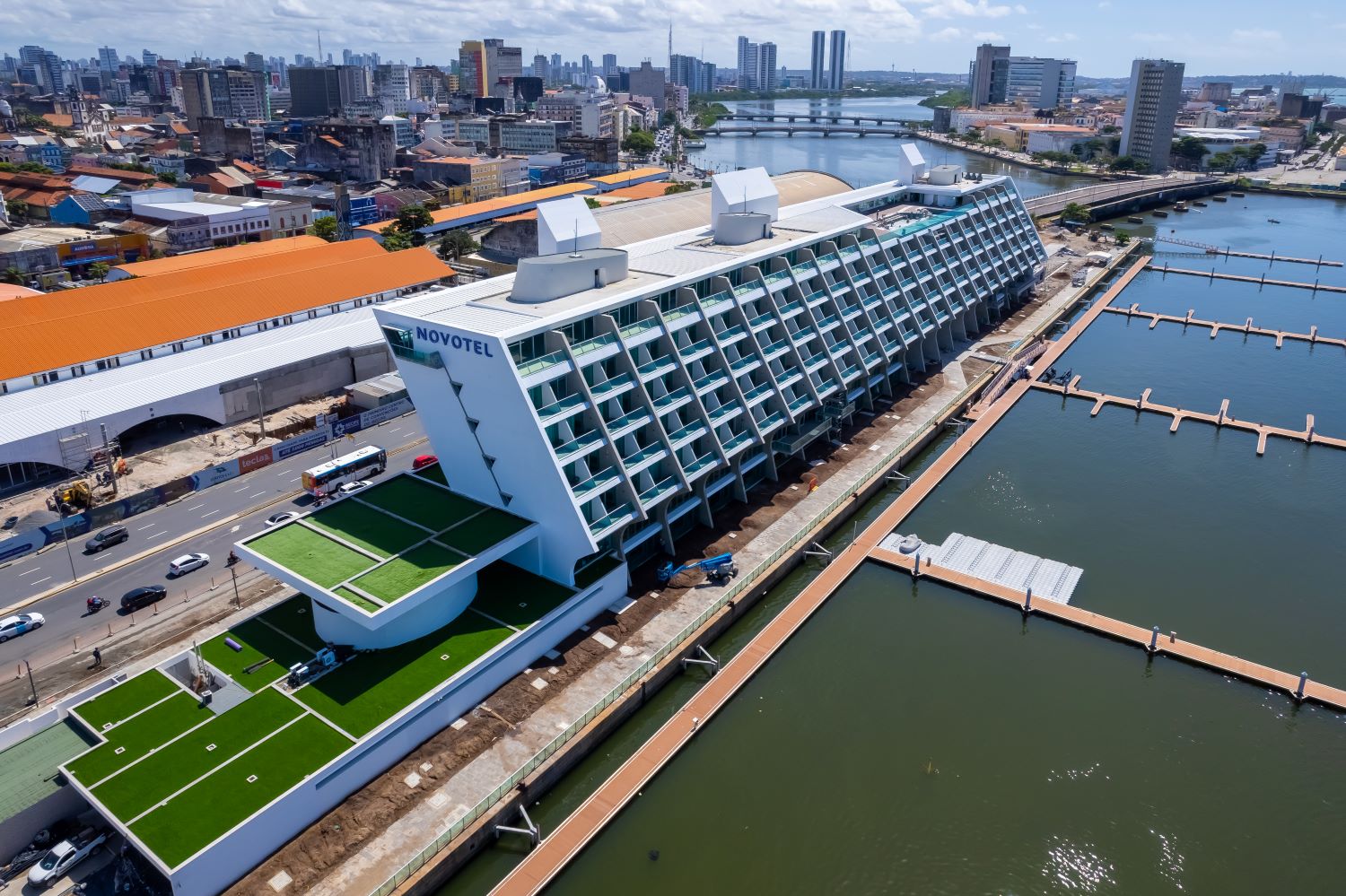 Com este investimento, a expectativa da Incorporadora Porto Novo Recife é dar um impulso para o renascimento do centro, uma área com um potencial enorme a ser explorado/Foto: Diogo Duarte