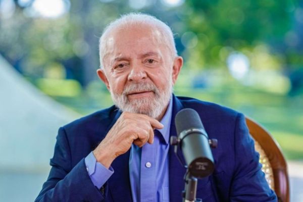Lula sobre salário mínimo: ''Se eu acho que vou resolver o problema da economia brasileira apertando o mínimo do mínimo, eu estou desgraçado. Eu não vou para o céu. Eu ficaria no purgatório''/Crédito: Ricardo Stuckert / PR Lula sobre salário mínimo: ''Se eu acho que vou resolver o problema da economia brasileira apertando o mínimo do mínimo, eu estou desgraçado. Eu não vou para o céu. Eu ficaria no purgatório''/Crédito: Ricardo Stuckert / PR