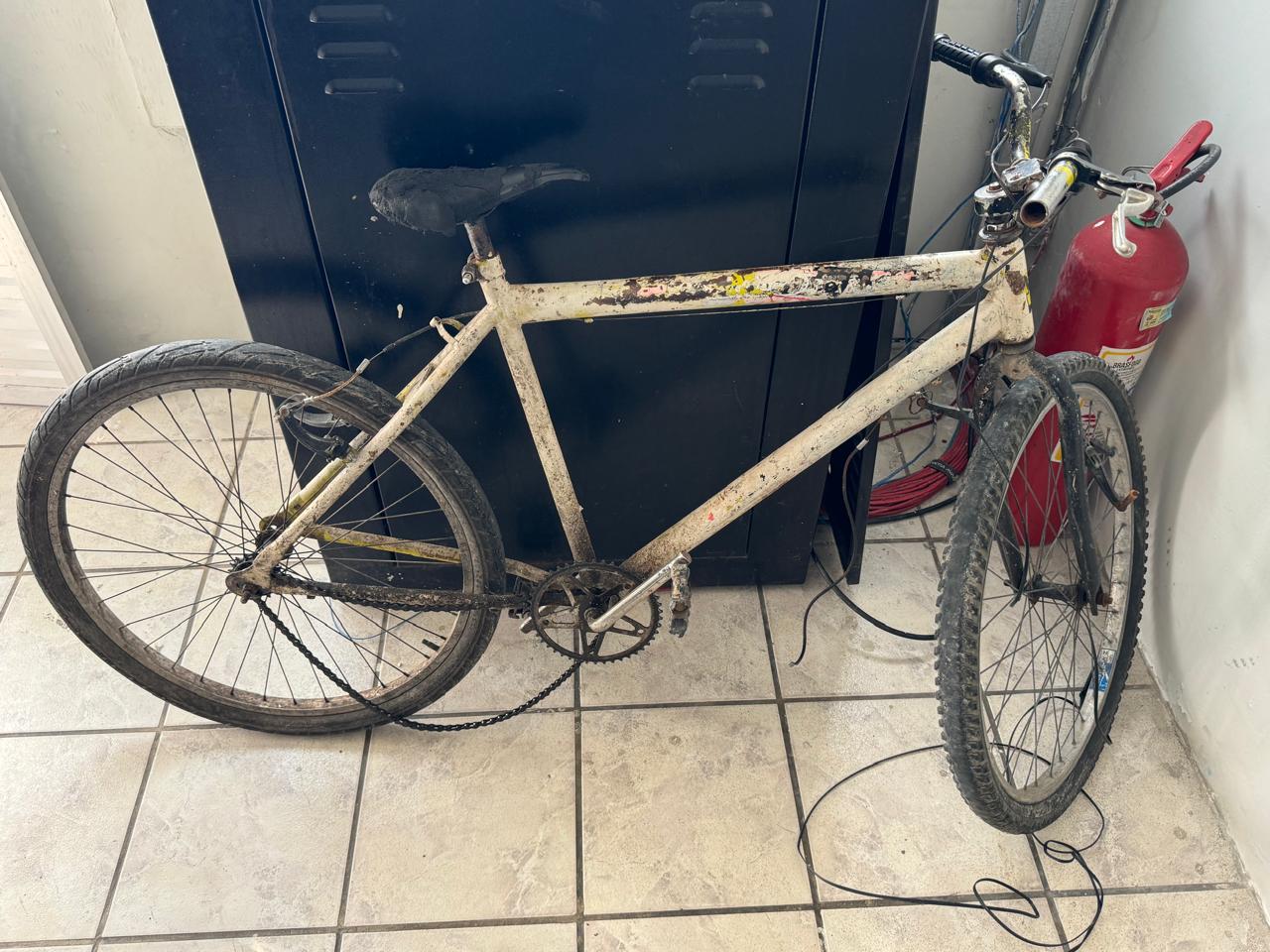Bicicleta usada pela dupla para realizar assaltos.