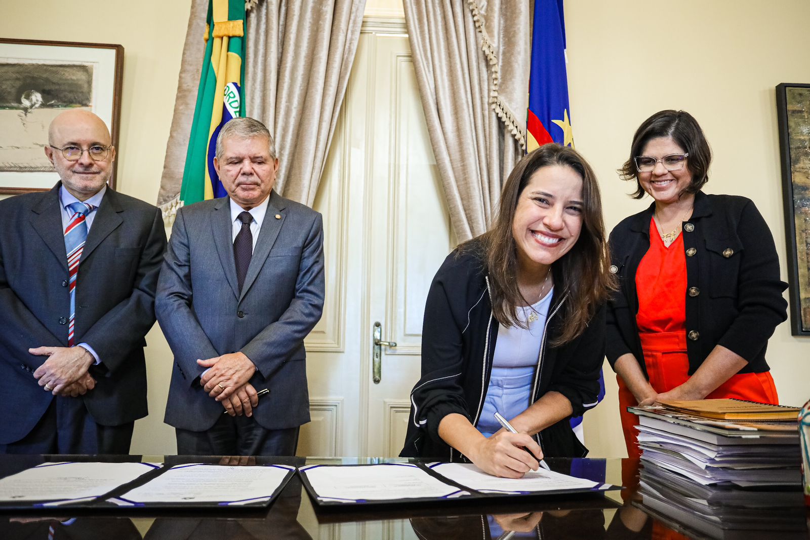 Raquel Lyra sancionou lei de interesse do TJPE/Foto: Governo do Estado Raquel Lyra sancionou lei de interesse do TJPE/Foto: Governo do Estado