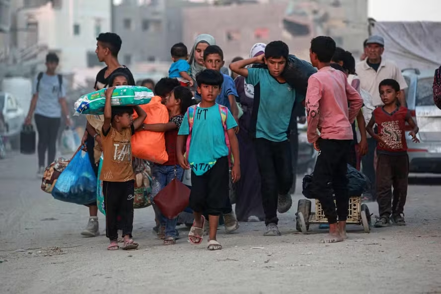 Palestinos deixam Khan Younis após ordem de evacuação israelense/Foto: Bashar Taleb/AFP Palestinos deixam Khan Younis após ordem de evacuação israelense/Foto: Bashar Taleb/AFP