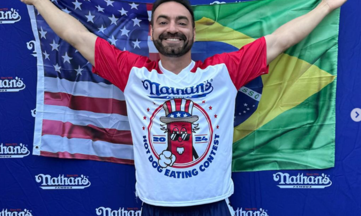 Ricardo Corbucci estará presente no "Nathan's Hot Dog Eating Contest", competição anual de comer cachorro-quente/foto: Reprodução/internet Ricardo Corbucci estará presente no "Nathan's Hot Dog Eating Contest", competição anual de comer cachorro-quente/foto: Reprodução/internet