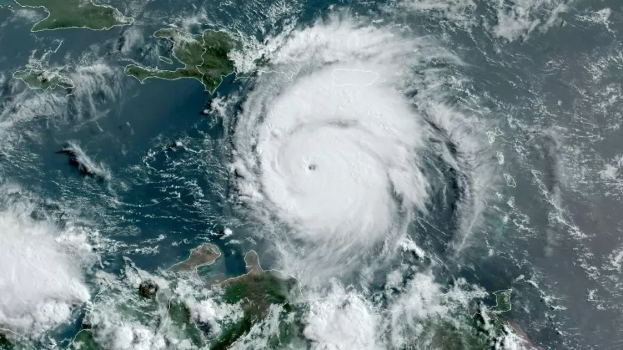 Furacão Beryl visto através de imagens de satélite/foto: Handout / NOAA/GOES / AFP Furacão Beryl visto através de imagens de satélite/foto: Handout / NOAA/GOES / AFP