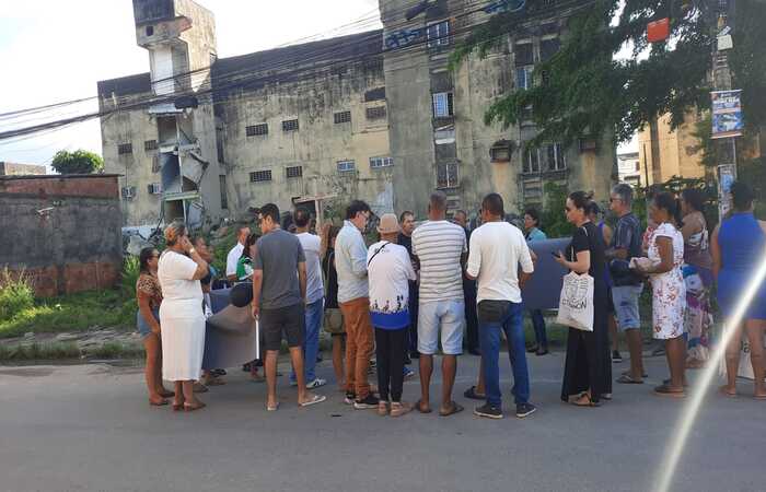 Protesto de moradores ocorre um ano depois da trag&eacute;dia/Cr&eacute;dito: Cortesia