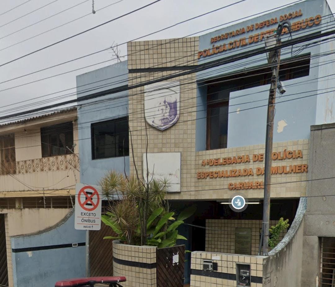 As vítimas foram conduzidas para a Delegacia da Mulher da cidade./Foto: Reprodução/Google Street View As vítimas foram conduzidas para a Delegacia da Mulher da cidade./Foto: Reprodução/Google Street View