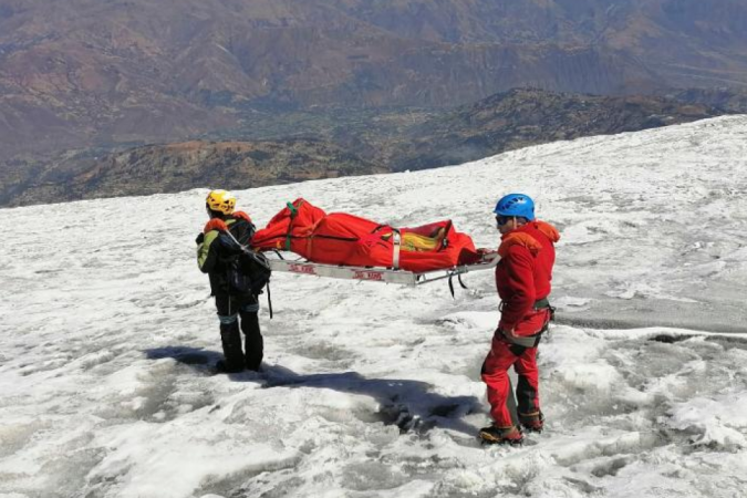 Mumificado corpo de alpinista americano/foto: Peruvian National Police / AFP Mumificado corpo de alpinista americano/foto: Peruvian National Police / AFP