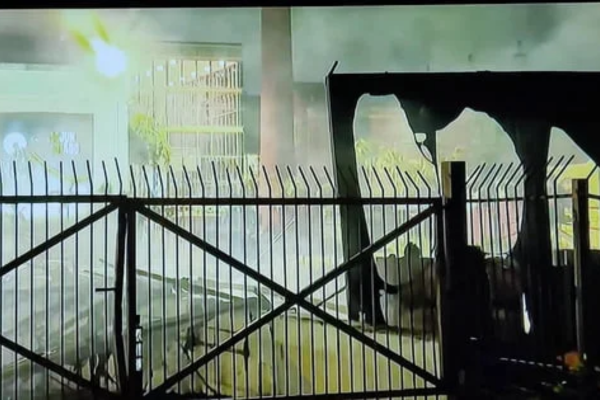 Imagens do incêndio/Crédito: Reprodução Imagens do incêndio/Crédito: Reprodução