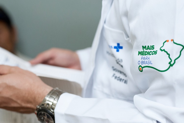 Do total de médicos e médicas ativas em Pernambuco, 1.581 são brasileiros (95,52%) e 55,17% são mulheres/Foto: Alejandro Zambrana/MS Do total de médicos e médicas ativas em Pernambuco, 1.581 são brasileiros (95,52%) e 55,17% são mulheres/Foto: Alejandro Zambrana/MS