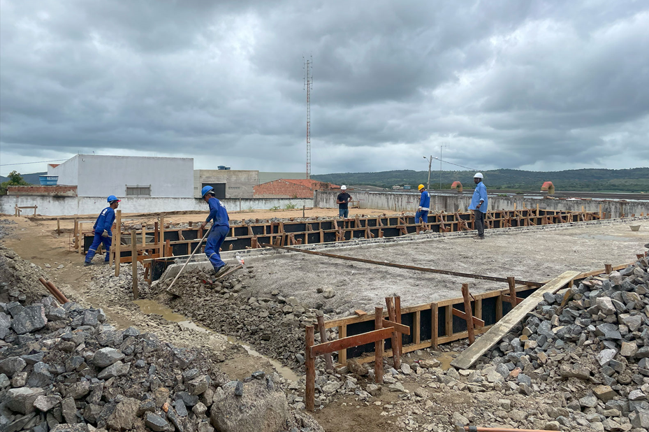Em Caruaru, as águas do rio São Francisco já estão sendo Tratadas na ETA Petrópolis com uma vazão de 200 l/s de água/Foto: Divulgação/Compesa Em Caruaru, as águas do rio São Francisco já estão sendo Tratadas na ETA Petrópolis com uma vazão de 200 l/s de água/Foto: Divulgação/Compesa
