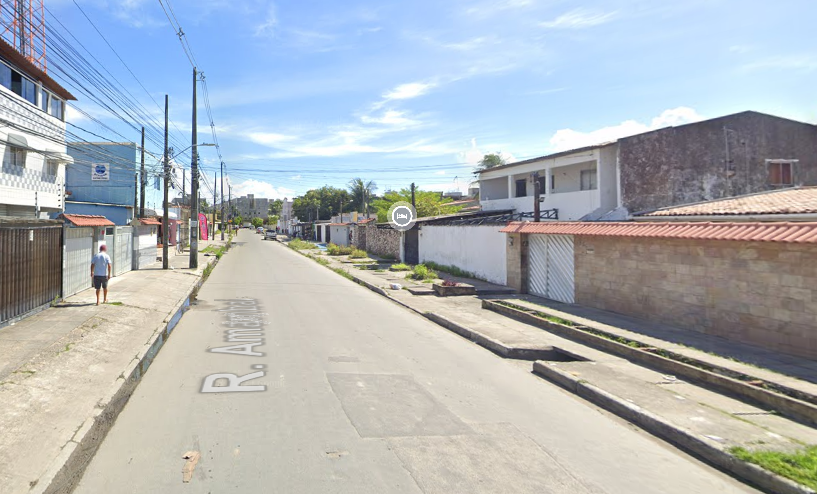 A ocorrência foi  registrada em uma residência, na Rua Amambaí, no bairro de Candeias/Foto: Reprodução/Google Street View