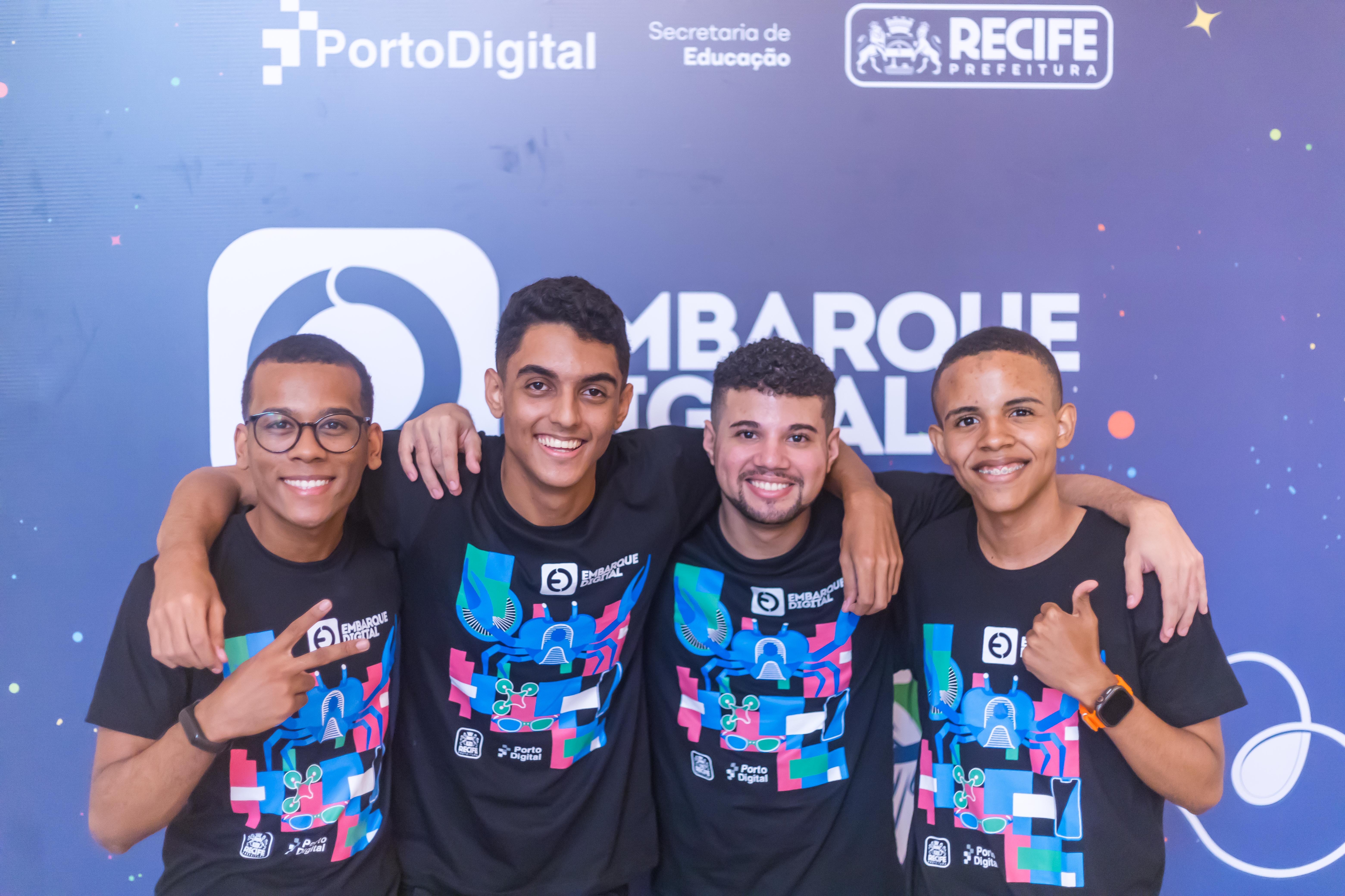 Jovens participam do Embarque Digital/Foto: Prefeitura do Recife Jovens participam do Embarque Digital/Foto: Prefeitura do Recife