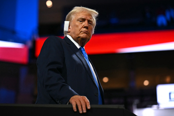 Para os seguidores de Donald Trump ele é visto quase como um messias/Crédito: PATRICK T. FALLON / AFP