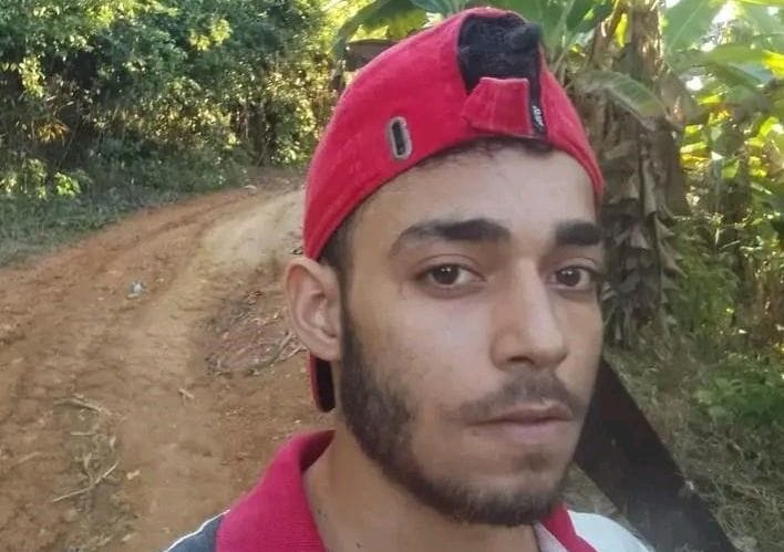 A v&iacute;tima, identificada como Jo&atilde;o Ricardo Barbosa da Silva, havia desaparecido no dia 29 de junho, ap&oacute;s sair de casa para visitar a av&oacute;, tamb&eacute;m em Vic&ecirc;ncia, mas n&atilde;o retornou/Foto: Reprodu&ccedil;&atilde;o/Redes Sociais
