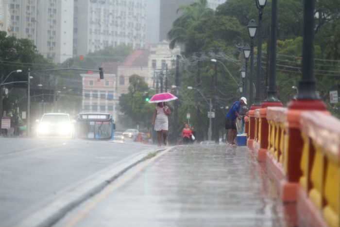 De acordo com a ag&ecirc;ncia, um sistema meteorol&oacute;gico conhecido como cavado deixar&aacute; o tempo inst&aacute;vel e com alguns momentos com pancadas de chuva com intensidade moderada/Foto: Arquivo/DP