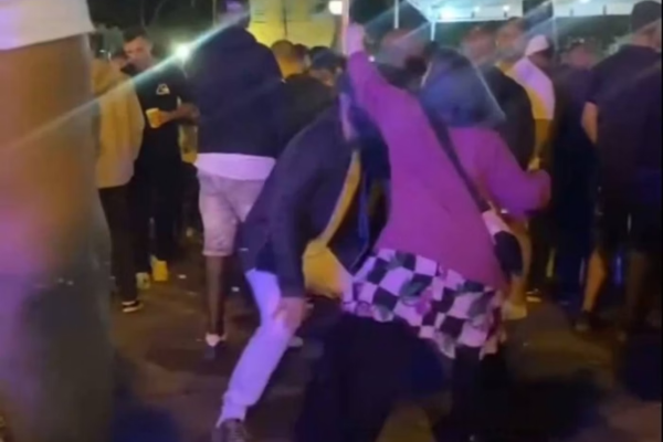 Casal imita macacos durante evento de samba no rio/Cr&eacute;ditos: Reprodu&ccedil;&atilde;o