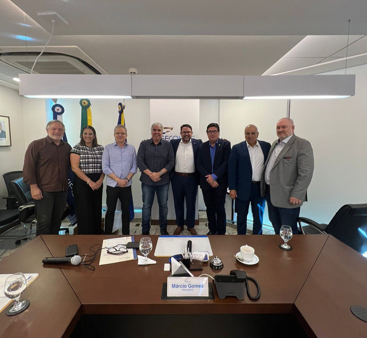 Na reunião estiveram presentes, da esquerda para direita: Elisio jr, Renata Miranda, Luciano Novaes, Márcio gomes, Guilherme Cavalcanti, Felipe Pessoa de Mello, Paulo Miranda, e Carlos Vital./Foto: Divulgação Na reunião estiveram presentes, da esquerda para direita: Elisio jr, Renata Miranda, Luciano Novaes, Márcio gomes, Guilherme Cavalcanti, Felipe Pessoa de Mello, Paulo Miranda, e Carlos Vital./Foto: Divulgação
