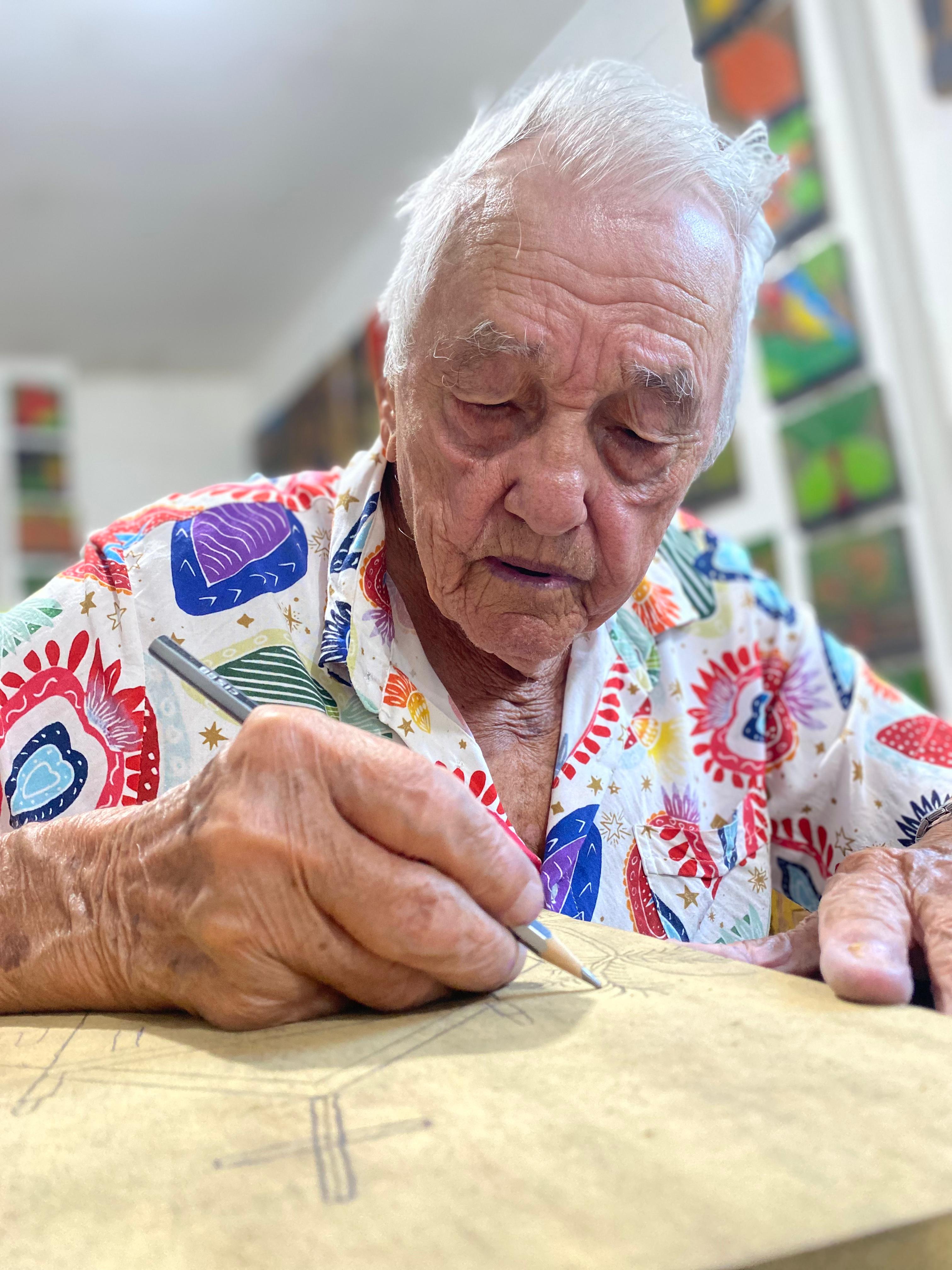 Artista começou a fazer xilogravuras em 1965/Divulgação/Edna Silva Artista começou a fazer xilogravuras em 1965/Divulgação/Edna Silva