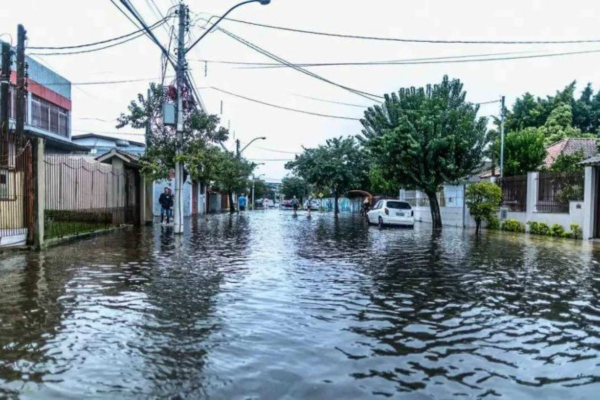 Enchentes estão cada vez mais frequentes e severas, como as do Rio Grande do Sul/Crédito: Reprodução/Redes Sociais Enchentes estão cada vez mais frequentes e severas, como as do Rio Grande do Sul/Crédito: Reprodução/Redes Sociais
