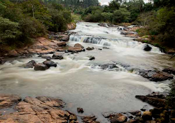 Cachoeiras compõem a paisagem da cidade de Extrema