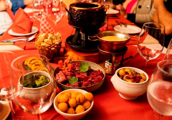 O foundue é a pedida gastronômica de Monte Verde