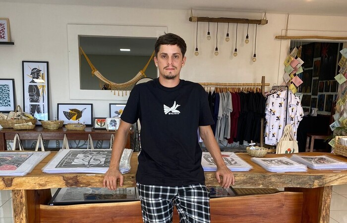 /Bacaro Borges (23 anos), filho mais novo de J. Borges, conversa com o Viver sobre influência do pai em sua obra. Divulgação /Bacaro Borges (23 anos), filho mais novo de J. Borges, conversa com o Viver sobre influência do pai em sua obra. Divulgação