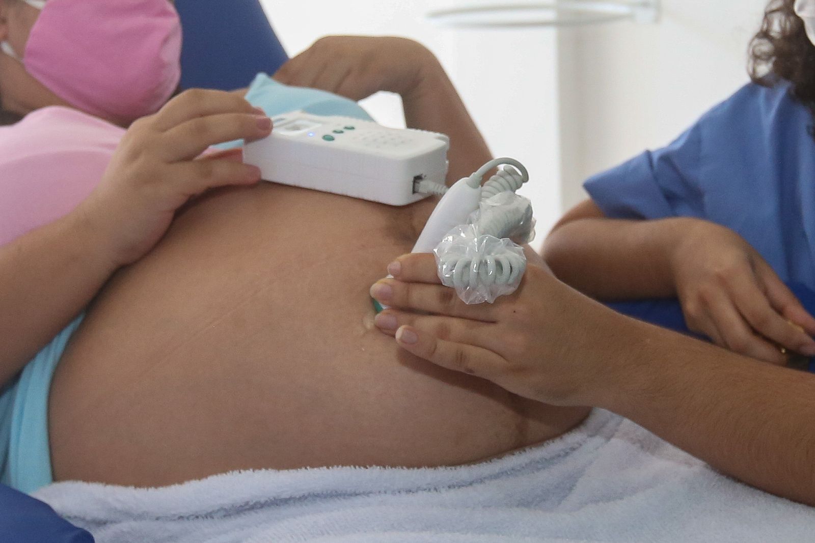 O Ministério da Saúde confirmou, em Pernambuco, um caso de óbito fetal causado por transmissão vertical de febre Oropouche, que acontece quando o vírus é passado da mãe para o bebê, durante a gestação ou no parto/Foto: Matheus Britto/PMJG O Ministério da Saúde confirmou, em Pernambuco, um caso de óbito fetal causado por transmissão vertical de febre Oropouche, que acontece quando o vírus é passado da mãe para o bebê, durante a gestação ou no parto/Foto: Matheus Britto/PMJG