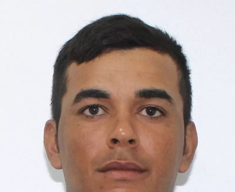 A vítima fatal, identificada como Gilmar Ferreira do Nascimento, de 23 anos, foi morto após ser esfaqueado por um homem desconhecido durante uma festa de casamento/Foto: Reprodução/Redes Sociais
