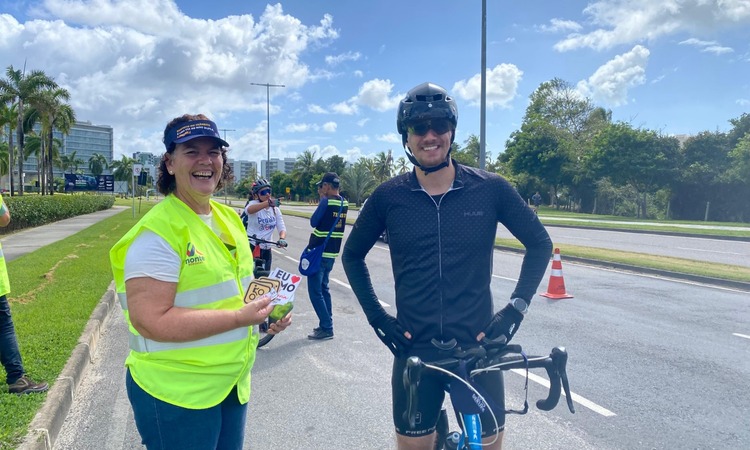 A blitz foi realizada com o objetivo de conscientizar os ciclistas sobre a importância da utilização correta da ciclovia/Foto: Divulgação A blitz foi realizada com o objetivo de conscientizar os ciclistas sobre a importância da utilização correta da ciclovia/Foto: Divulgação