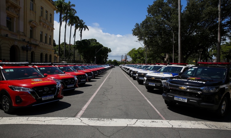 Ao todo, 122 novas viaturas foram entregues na manh&atilde; desta quinta (08)/Foto: Rafael Vieira/DP Foto
