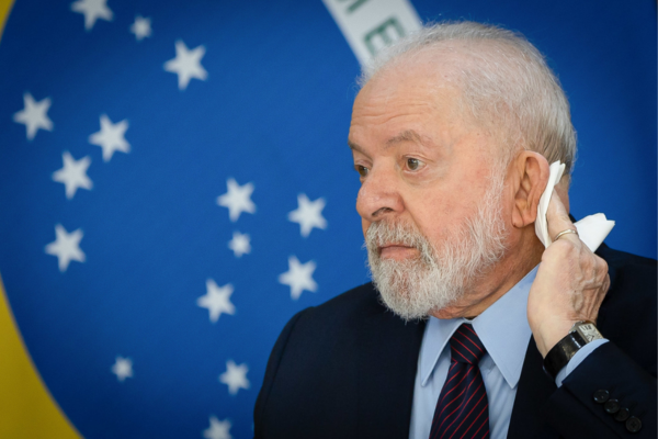 Presidente Lula com o relo%u0301gio Cartier Santos-Dumont/Crédito: Metrópoles