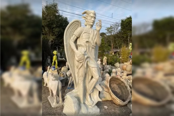Estátua de Lúcifer no Rio Grande do Sul/Crédito: Reprodução / Facebook