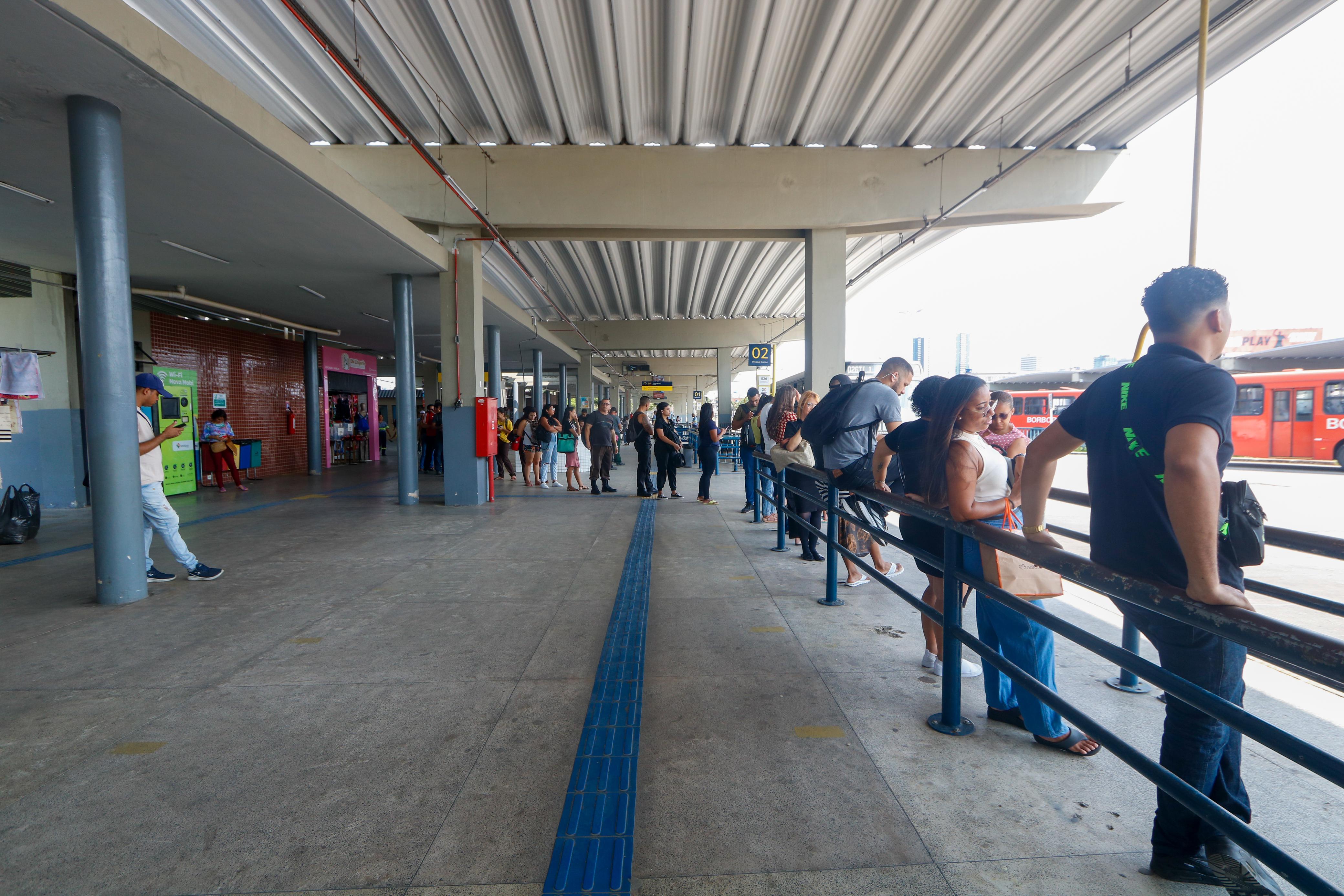 A decisão após sessão no TRT-6 estabeleceu o fim da greve após 41 horas de atividades paralisadas, prejudicando assim, 1,2 milhão de passageiros do Sistema de Transporte Público de Passageiros (STTP) no Recife e Região Metropolitana