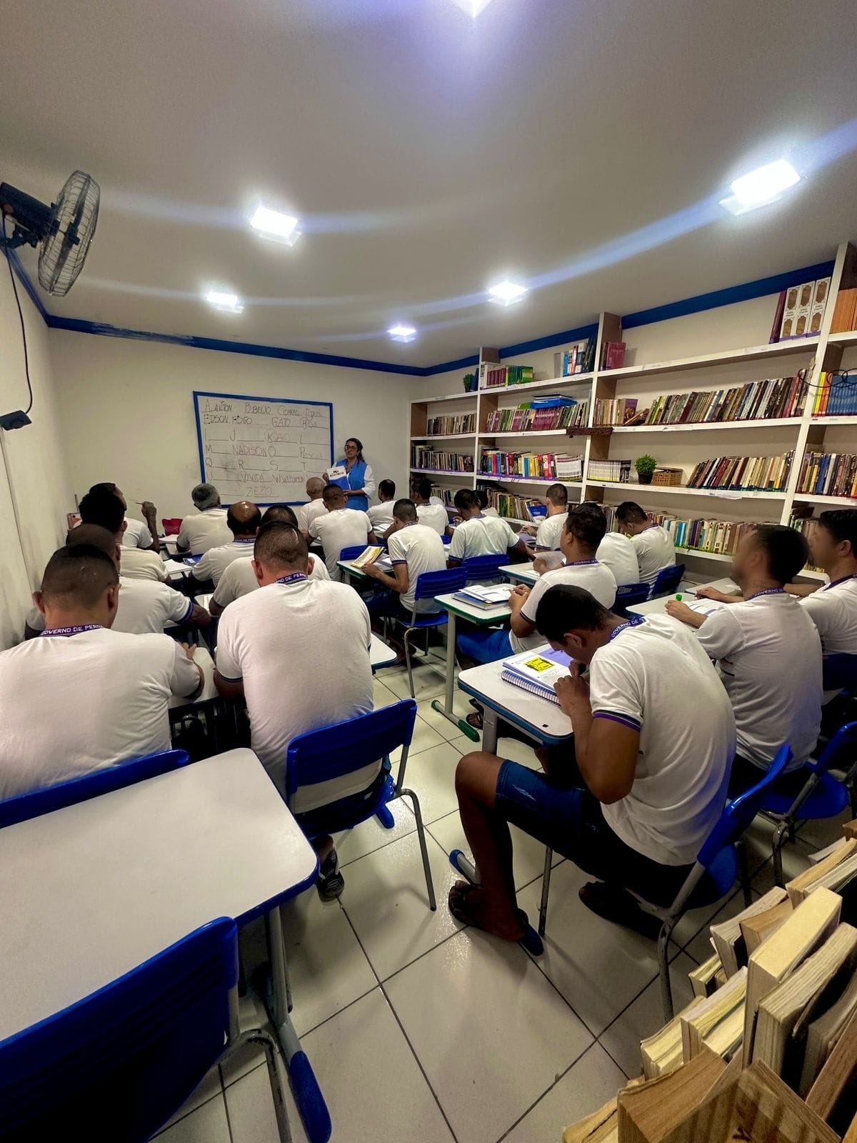 Detentos estudam para supletivo/Foto: Seap