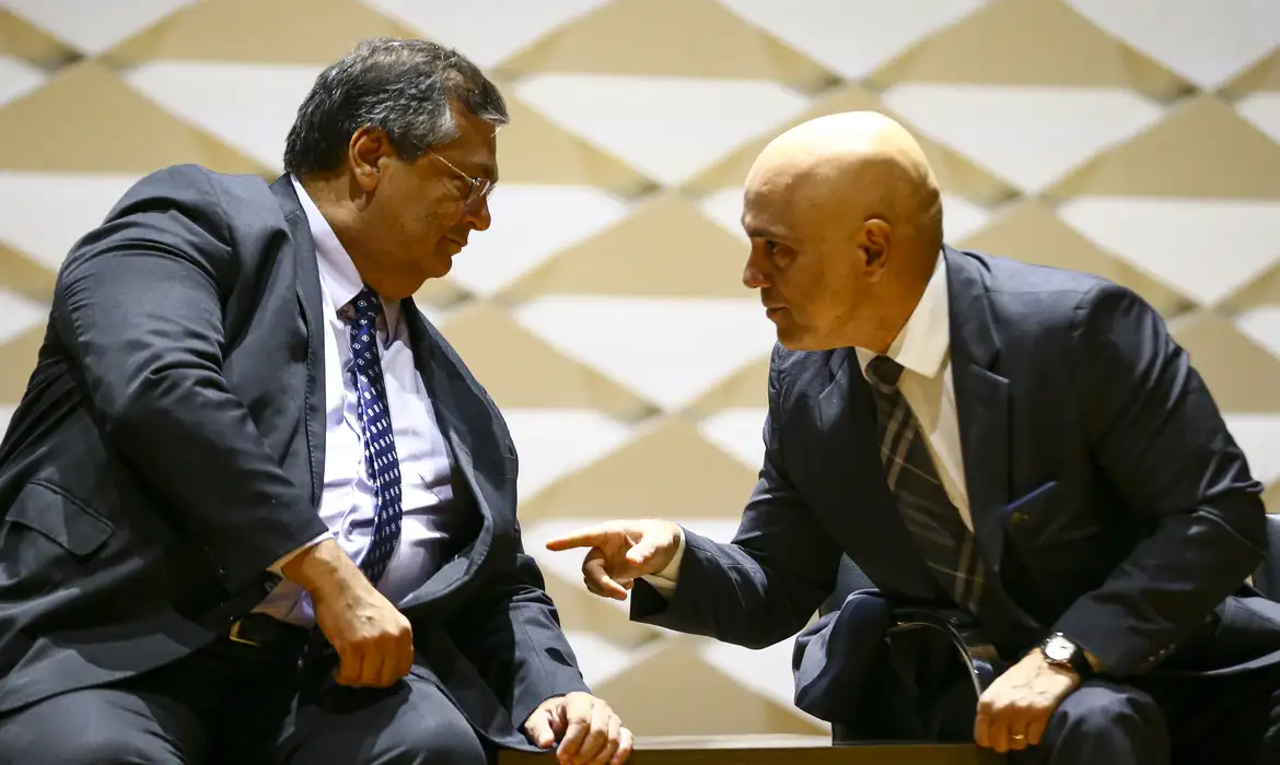 Os ministros Flávio Dino e Alexandre de Moraes/Foto: Marcelo Camargo/Agência Brasil Os ministros Flávio Dino e Alexandre de Moraes/Foto: Marcelo Camargo/Agência Brasil