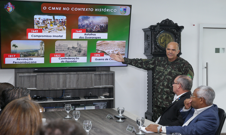 O encontro serviu para melhor informar a sociedade sobre as miss&otilde;es cumpridas, diuturnamente, pelo Ex&eacute;rcito no Nordeste, contando com apoio do Diario de Pernambuco/Foto: Rafael Vieira/DP foto